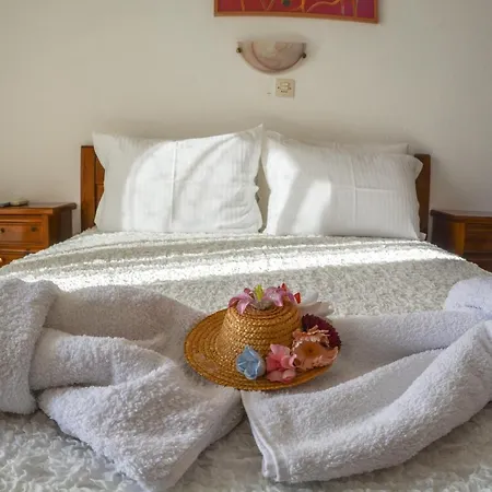 Thalia Neos Marmaras